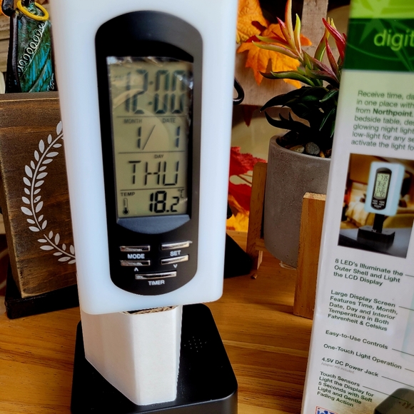 North Point Night Light Clock ⏰️ - Picture 8 of 9